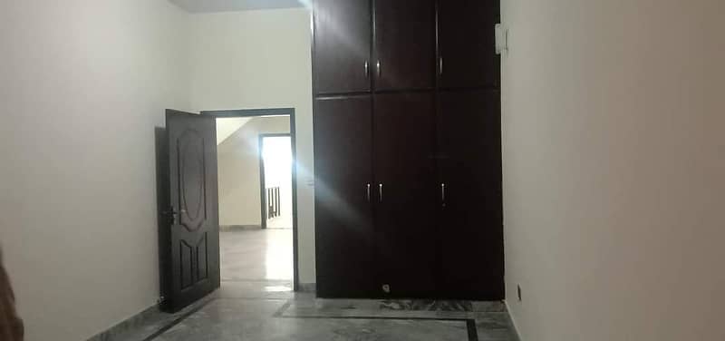 1 kanal house for rent in Gulberg for family and call center software house school setup or any commercial activity 4