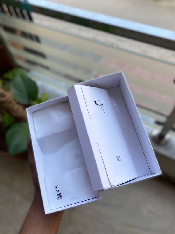 Xiaomi 12c , 4/128GB only 2 month used, with box 3