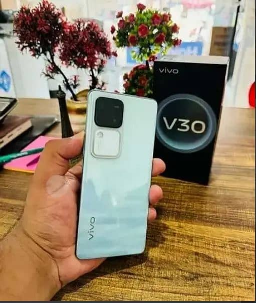 Vivo V30 12/256 6days used only 1