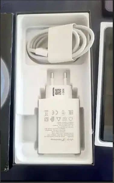 Vivo V30 12/256 6days used only 2