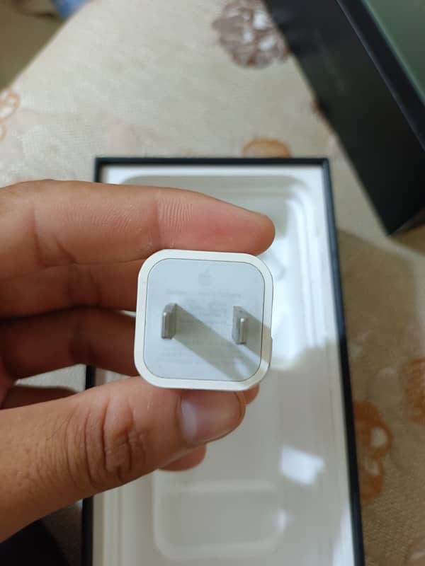 IPhone 11 Pro factory unlock (waterpack ) 9