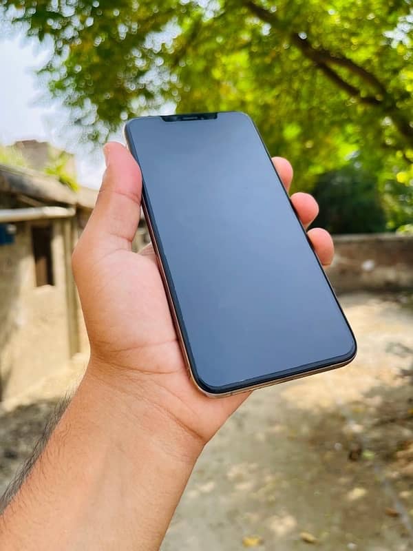 I phone xs max 1