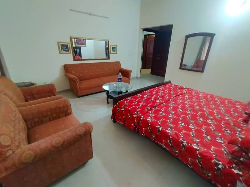 DHA phase 8 FULLY Furnished house near airport short and long term 13