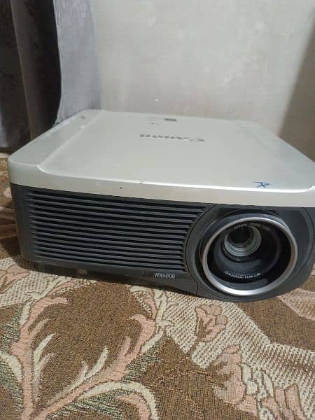 5000 lumens multimedia projector o3oo 291875o 0