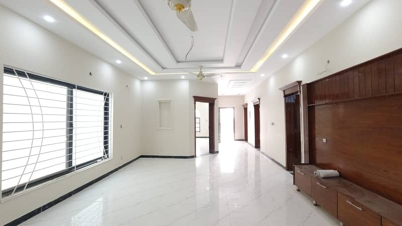 House For Rent In G15 Size 14 Marla Double Storey Near To Markaz Park Masjid Best Location Two Options Available 10