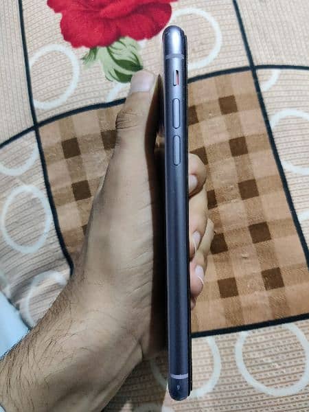 iphone 11, 64gb | Battery Changed, back damaged all ok 2