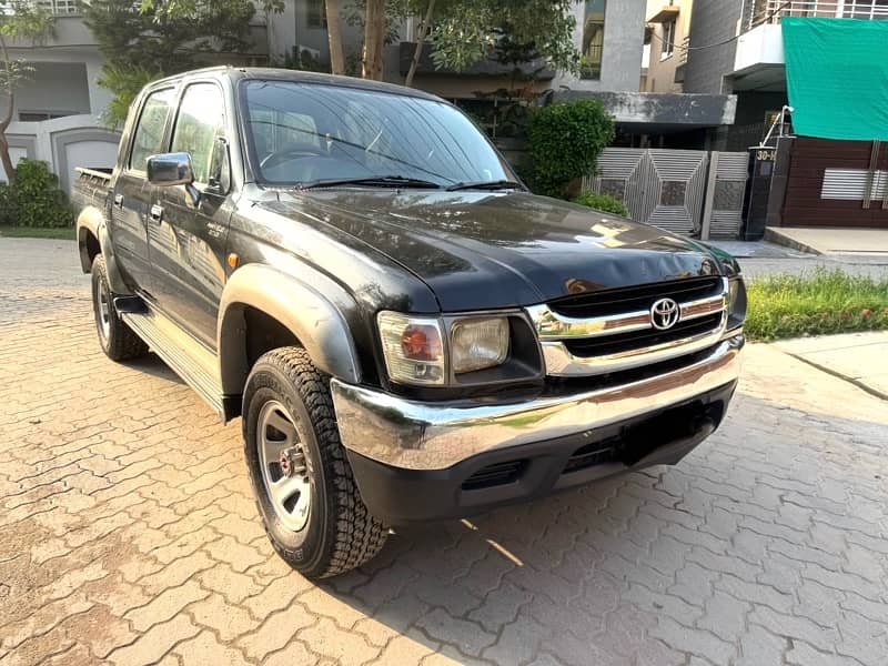 Toyota Hilux 2001 3