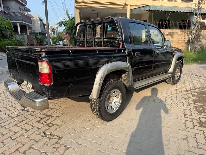 Toyota Hilux 2001 7