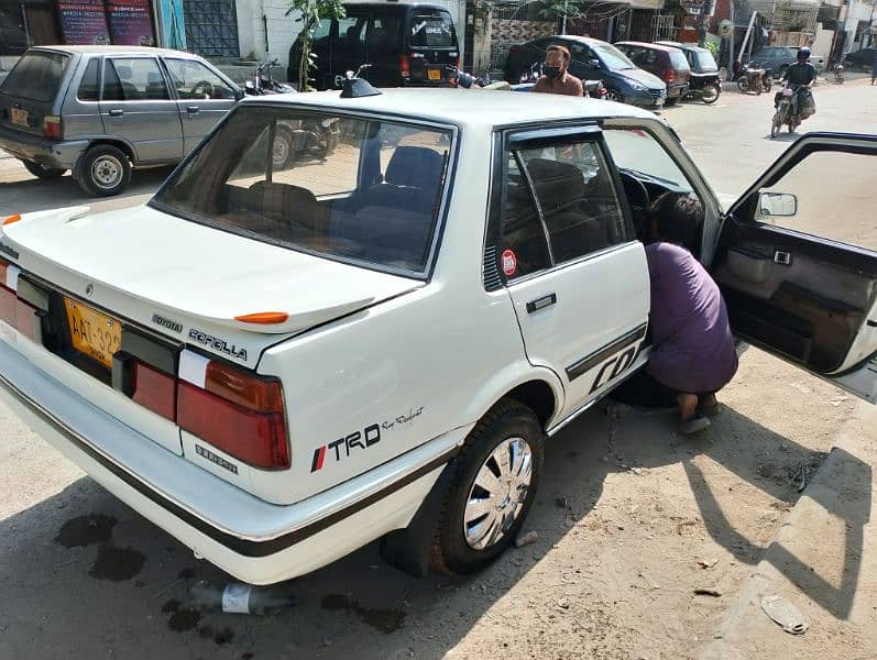 Toyota Corolla GL saloon86 1996 9