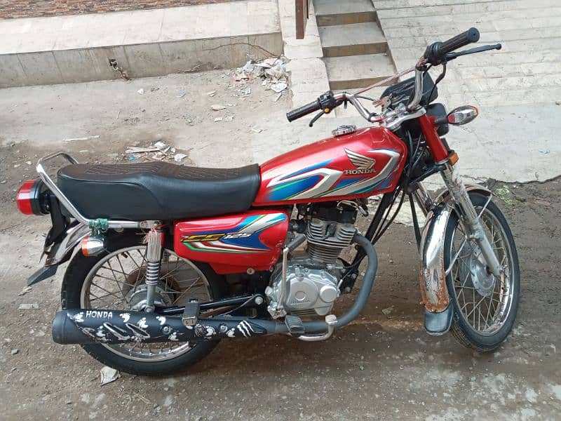 Honda cg 125 red 2022 model urgent sell 1