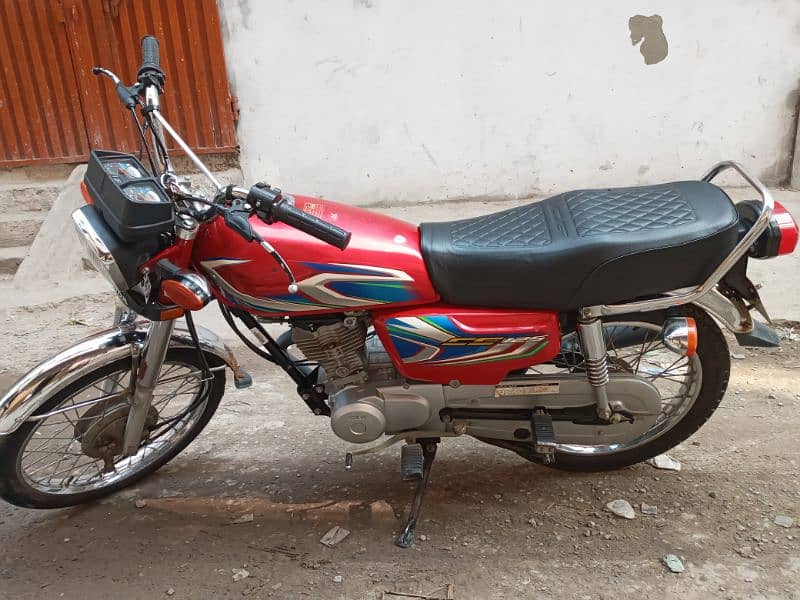 Honda cg 125 red 2022 model urgent sell 8