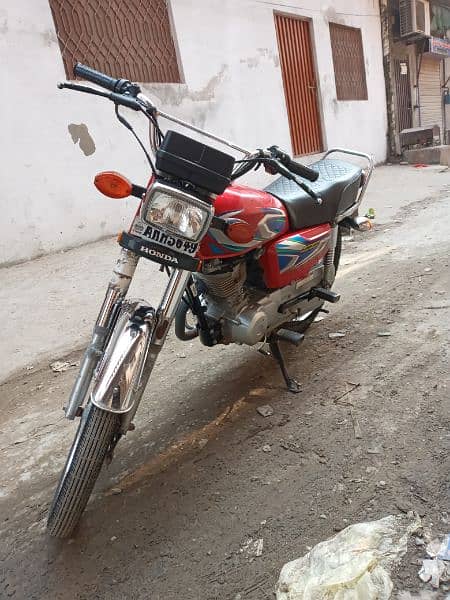 Honda cg 125 red 2022 model urgent sell 10