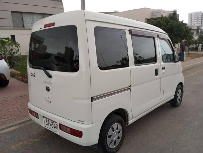 Daihatsu Hijet 2017 3