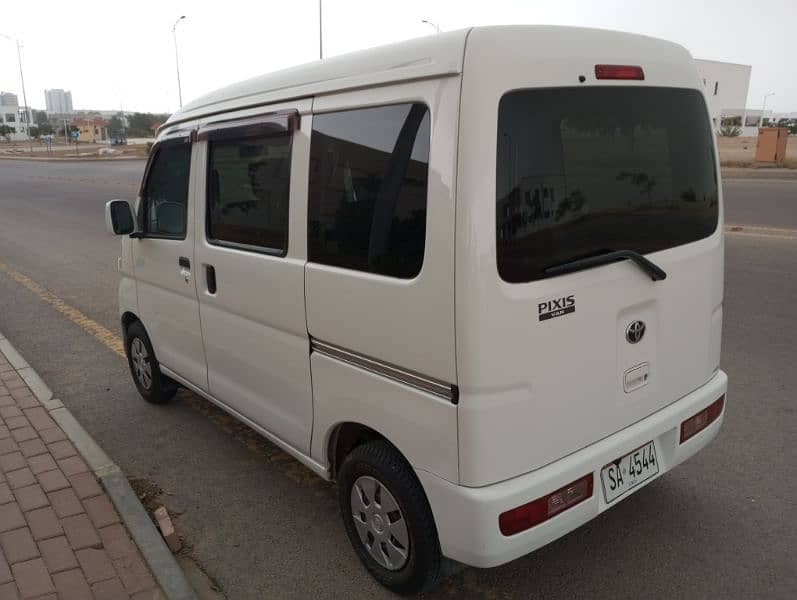 Daihatsu Hijet 2017 4