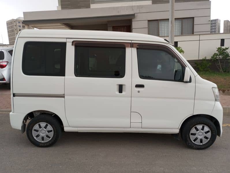 Daihatsu Hijet 2017 5