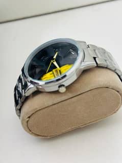 Rim Style important Watch For Men