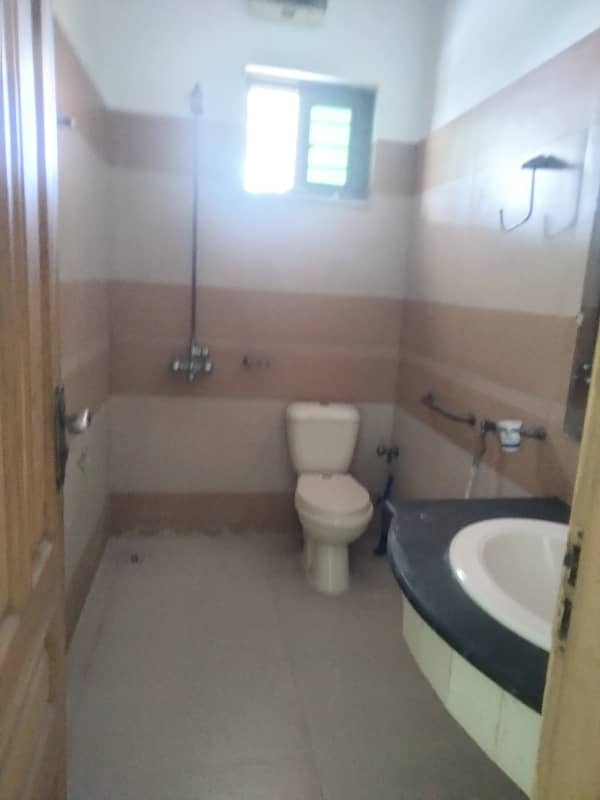 Kanal Upper Portion For Rent 4