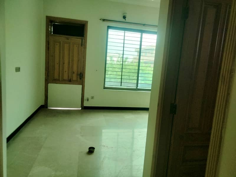 Kanal Upper Portion For Rent 5