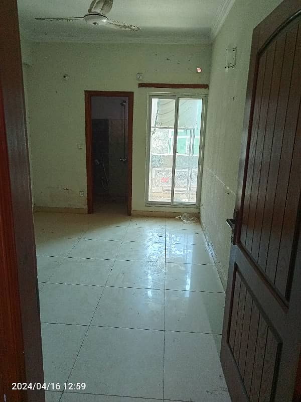 3 Bed Flat Is Available For Rent 3