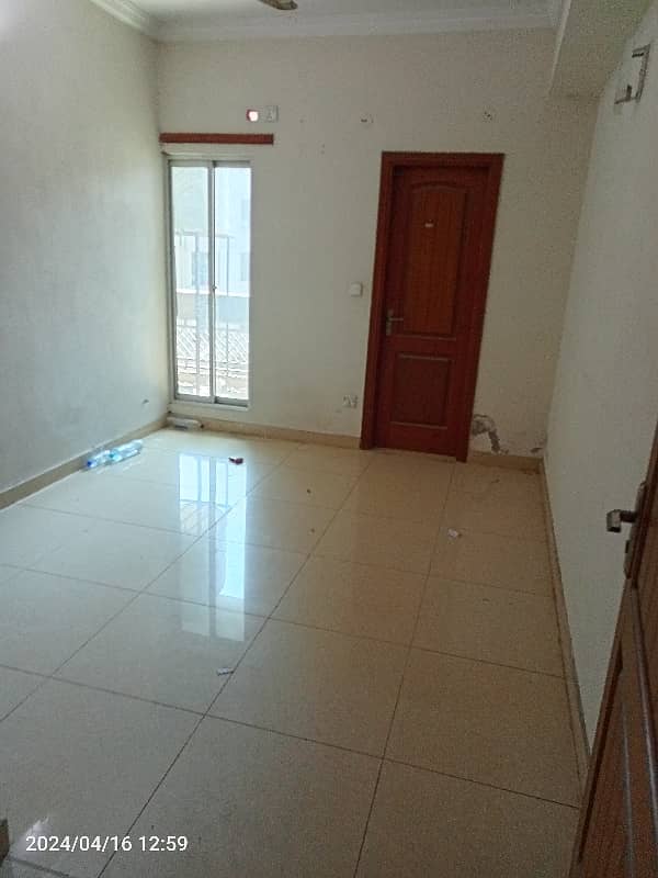 3 Bed Flat Is Available For Rent 6