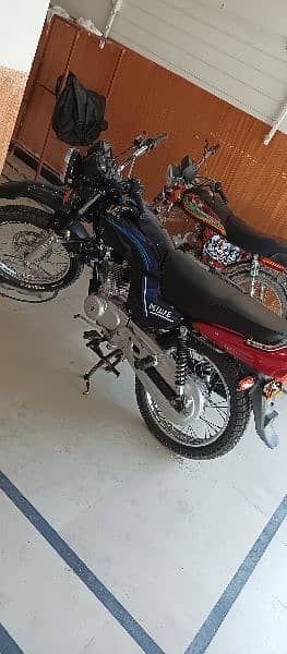 Honda CG Deluxe 125 7