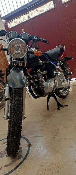 Honda CG Deluxe 125 9