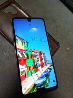 aquos R3 non pta