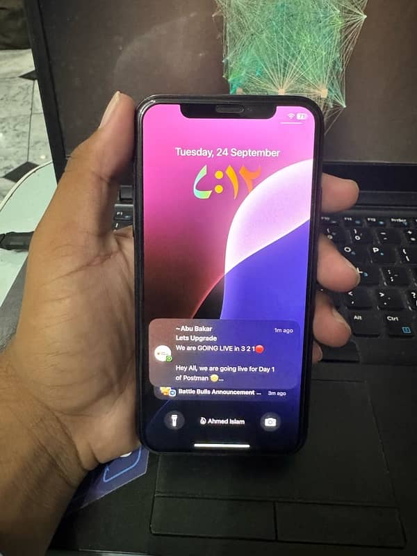 iphone xs 64 gb 9/10 condition 2