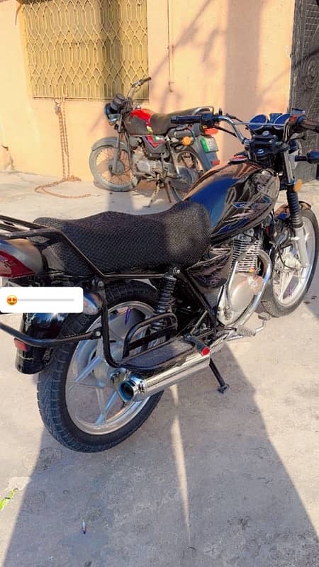 Suzuki GS 150 5