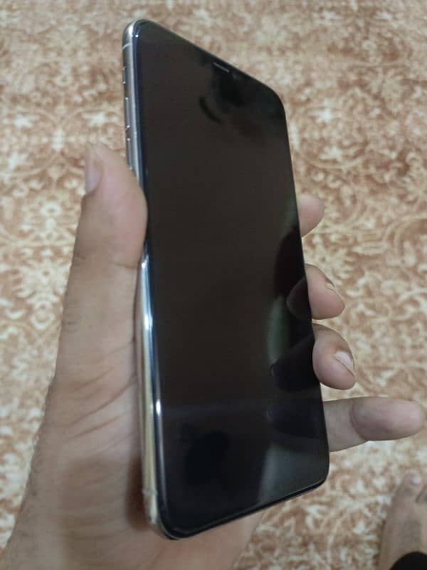 Iphone 11 pro max 512gb Dual PTA Approved 7