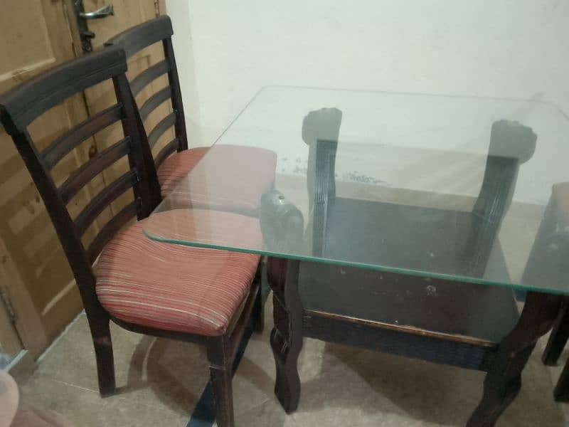 4 seater Dining Table for sale 1