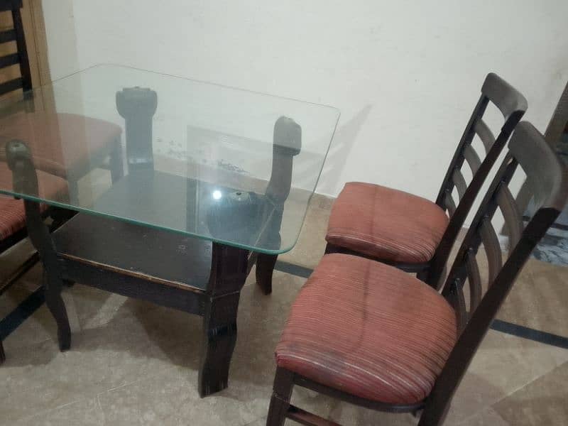 4 seater Dining Table for sale 3