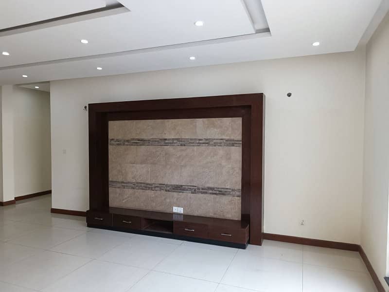 One Kanal Beautiful House For Sale In Overseas A Bahria Town Lahore 6