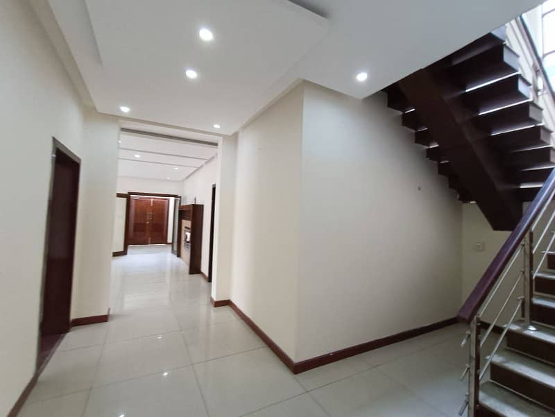 One Kanal Beautiful House For Sale In Overseas A Bahria Town Lahore 13