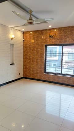 10 Marla House available for sale in Bahria Town - Sector E, Lahore