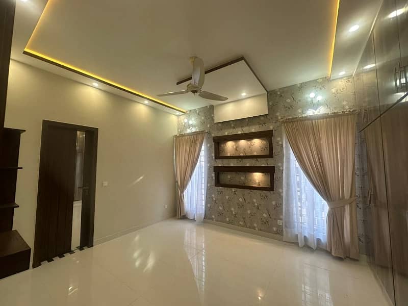 1 Kanal House For sale In The Perfect Location Of Bahria Town - Sector C 1