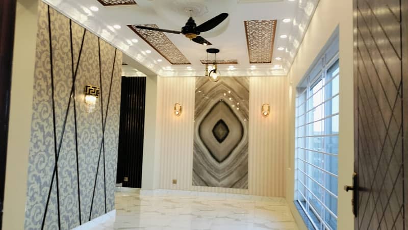 10 Marla House For sale In Bahria Town - Sector C Lahore 5