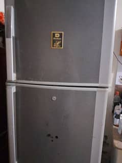 dawlance fridge medium size