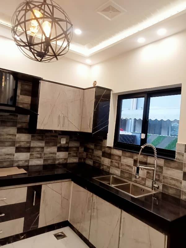 1 Kanal House In Central Bahria Town For sale 8