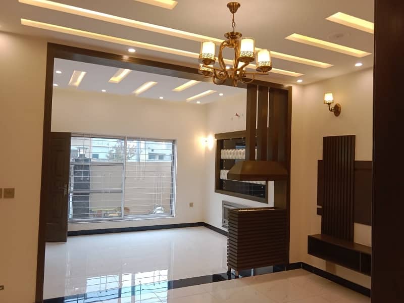 10 Marla House For sale In Bahria Town 1