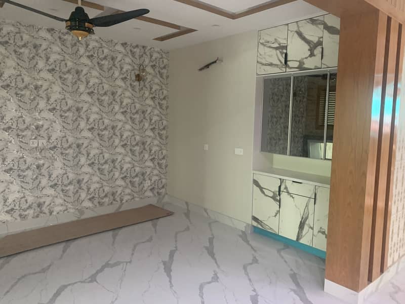 10 MARLA BRAND NEW HOUSE IS AVAILABLE FOR SALE IN 40 FT ROAD 43