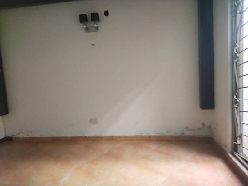 22 Marla Lower Portion 2 Bed Tv Lounge Separate Gate Available For Rent In DHA Phase 5 Near Wateen Chowk 5