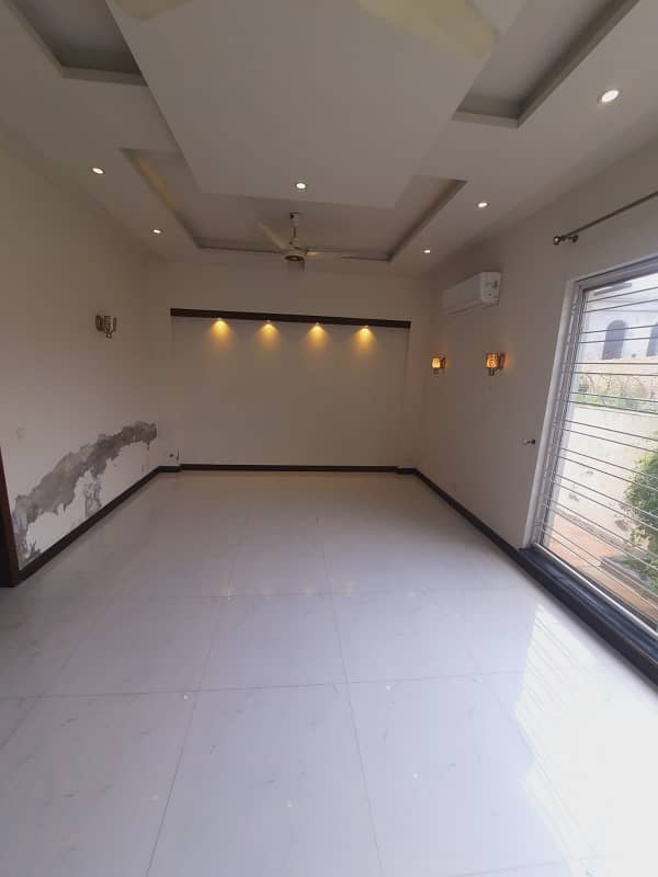 1 Kanal Full House 5beds 2 Tv Lounge Drawing Room 2 Kitchen Available For Rent Dha Phase 5 31