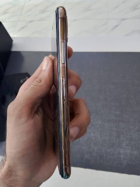 iPhone xs non PTA fu 256 gb all okay 4