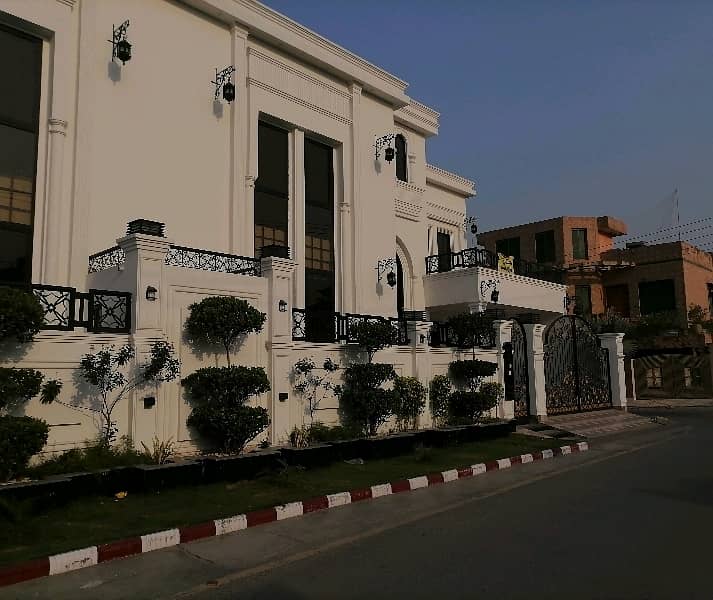 11 Marla House In Johar Town Phase 1 For sale 2