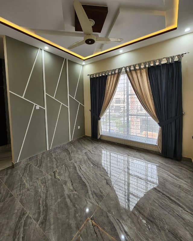 Brand New 5 Marla Luxury House For Available Sale In Lahore 7