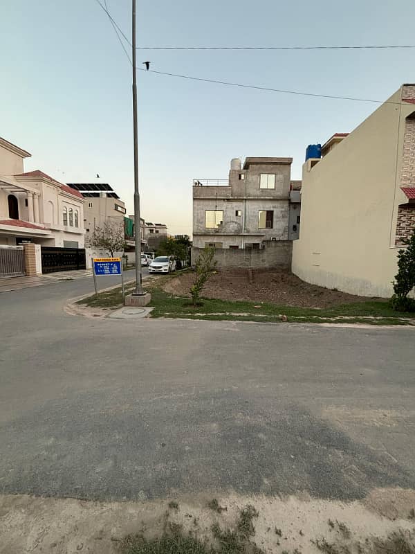 Full Possession Charges Paid Transfer Free Plot For Sale In Park View City Lahore 0