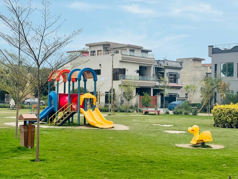 Prime Location 5 Marla Plot Available For Sale In Park View City Lahore 2