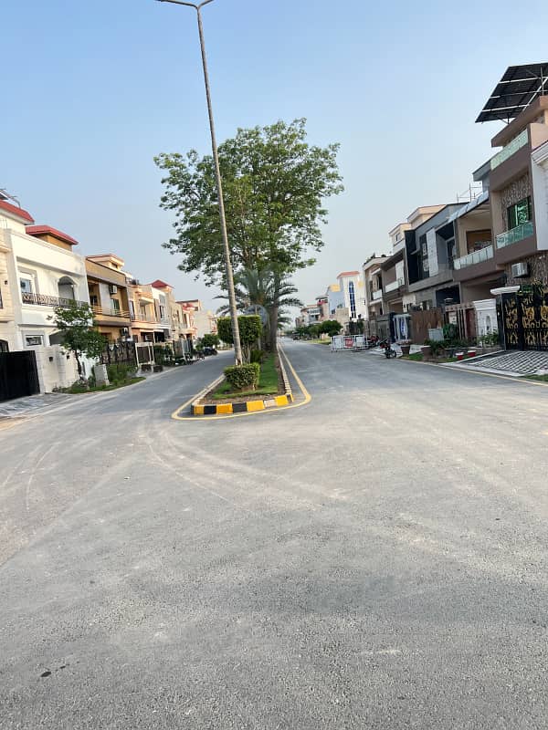 10 Marla Residential Plot Available For Sale In Park View City Lahore 1