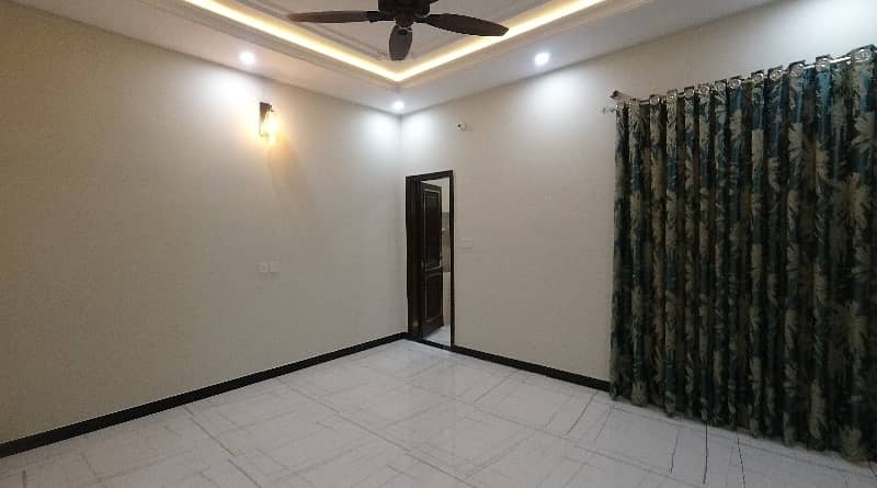 7.5 MARLA House For Sale In Beautiful Bismillah Housing Scheme - Hussain Block 25